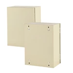 Металлический ящик, защищённый от непогоды, с герметичными краями