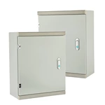 Водонепроницаемый бокс для электрооборудования лодочного причала