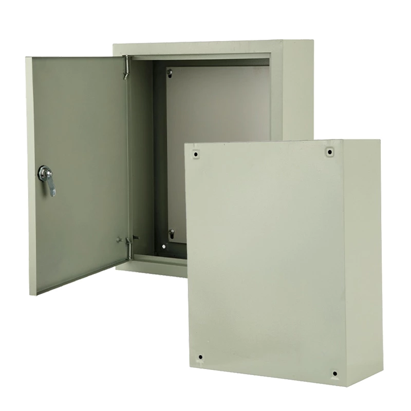 Металлический электрический короб с вырезами сверху и снизу